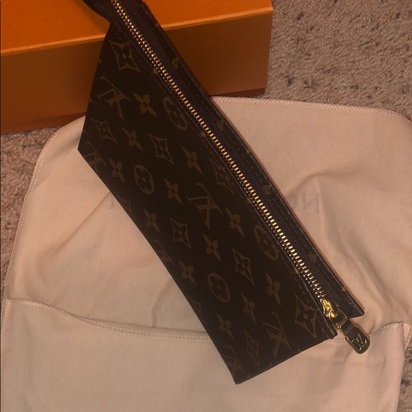 Brand new Lv Toiletry 19 - Picture 4 of 8